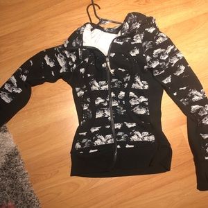 Lululemon scuba hoodie black floral size 6